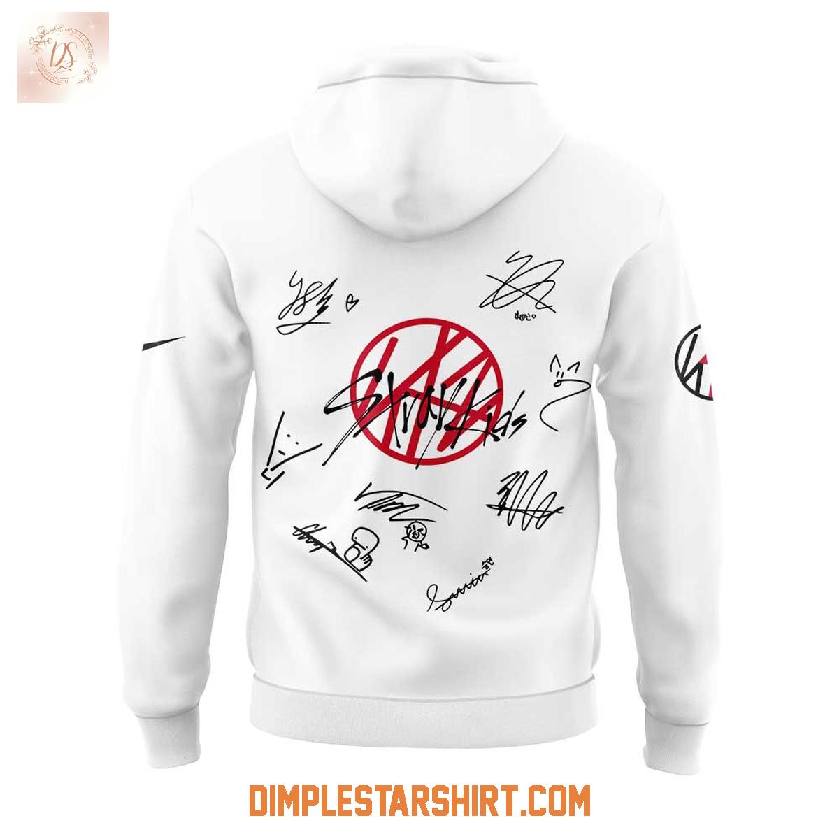 Stray Kids ATE Love London White Hoodie T Shirt Stray Kids ATE Love London White Hoodie T Shirt